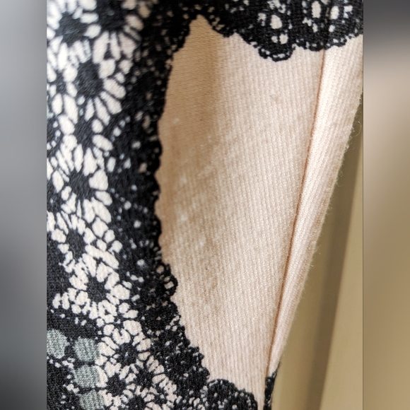 ANTHROPOLOGIE Marc Bower black lace pattern over blush size xs - Picture 5 of 6